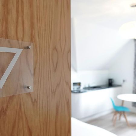 One Helena Road Serviced Apartments Саутси Екстериор снимка