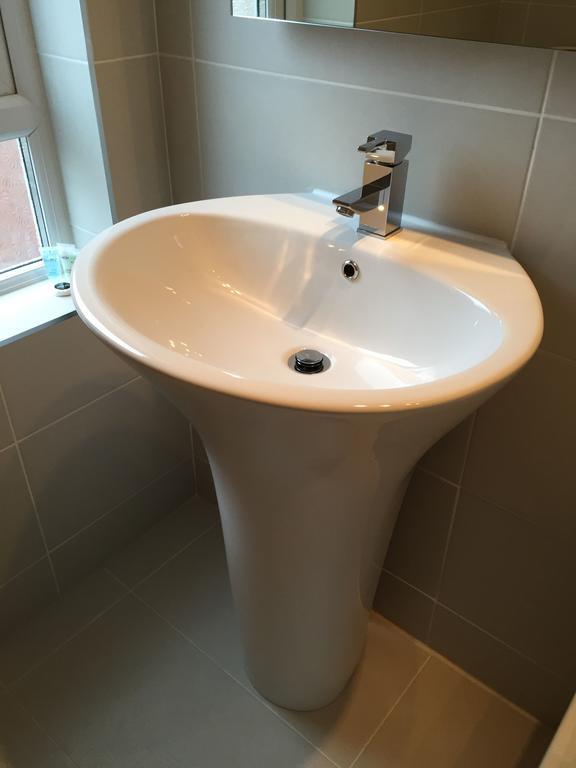 One Helena Road Serviced Apartments Саутси Стая снимка