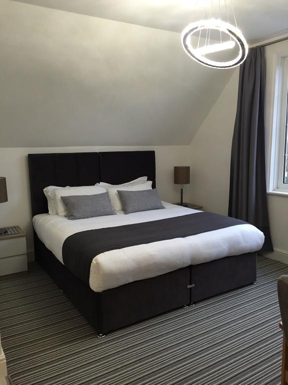 One Helena Road Serviced Apartments Саутси Екстериор снимка