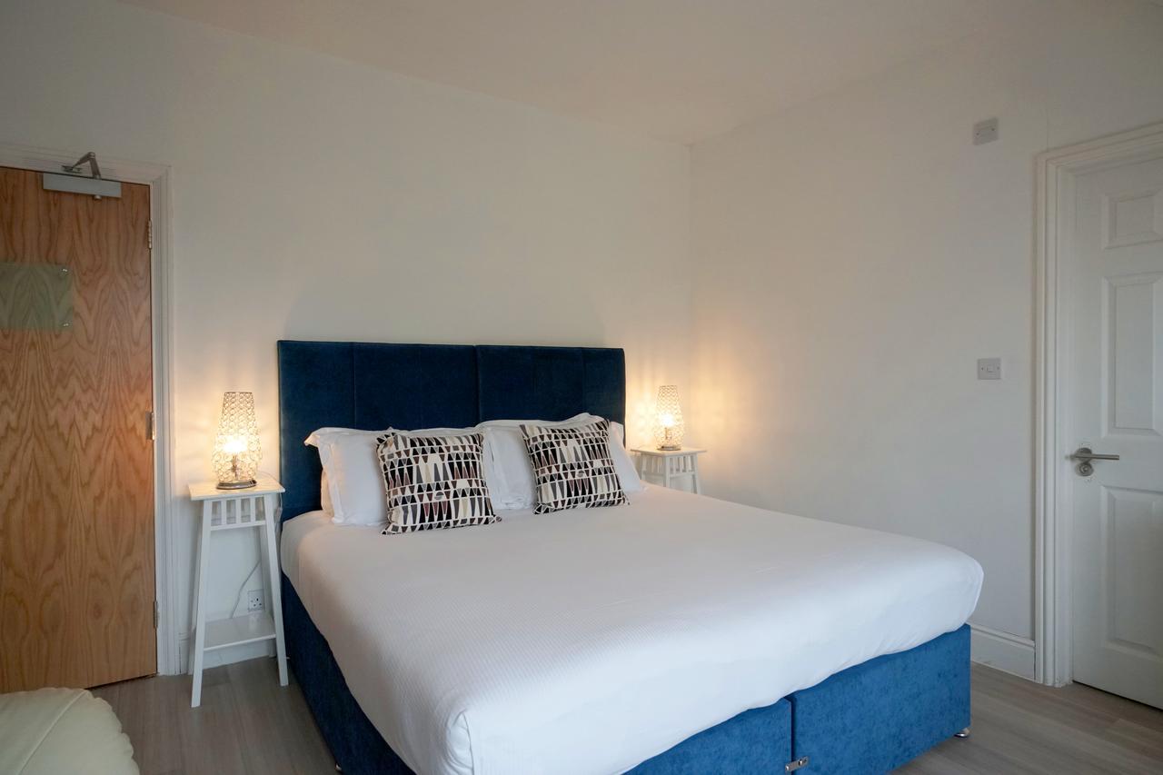 One Helena Road Serviced Apartments Саутси Екстериор снимка