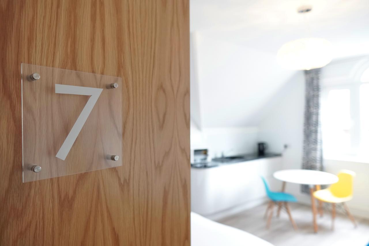 One Helena Road Serviced Apartments Саутси Екстериор снимка